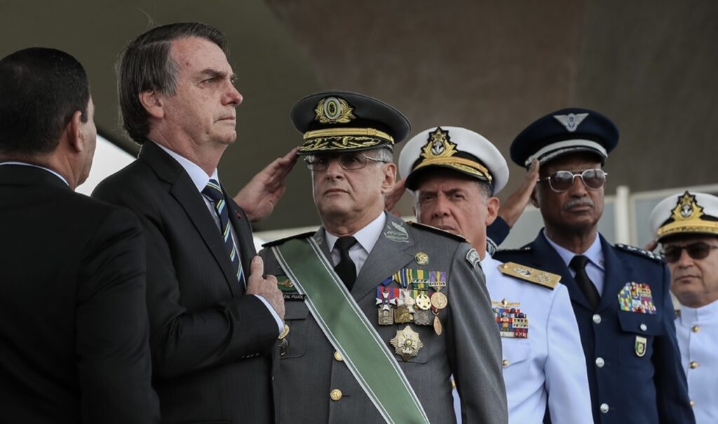 MP Militar entra na mira e avalia expulsão de Bolsonaro das Forças Armadas