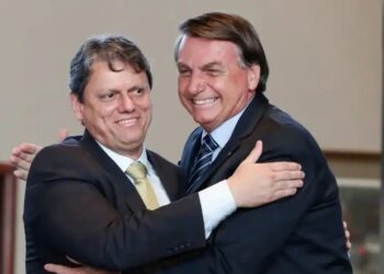 Tarcísio de Freitas
Governador de São Paulo e o ex-presidente Jair Bolsonaro