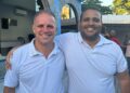 Luiz Torres (esq) e Carlos Raul (dir) comemoram vitória
