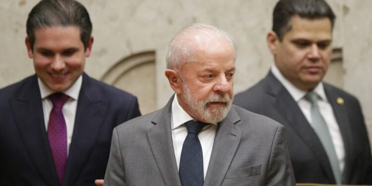O presidente da Câmara, Hugo Motta, o presidente Lula e o presidente do Senado, Davi Alcolumbre