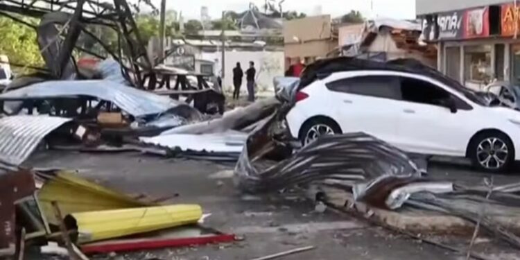 Tornado causa destruição e deixa mortos e feridos no Paraná