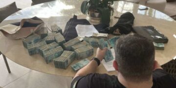 Agente da PF conta dinheiro encontrado na casa de um dos dirigentes do Banco Master