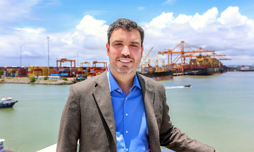 o presidente de Suape, Armando Bisneto