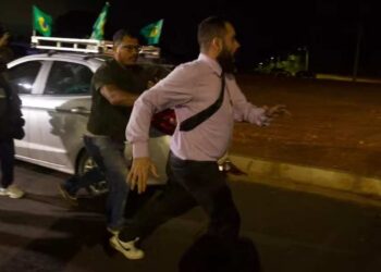 Homem surpreende bolsonaristas com crítica a Bolsonaro