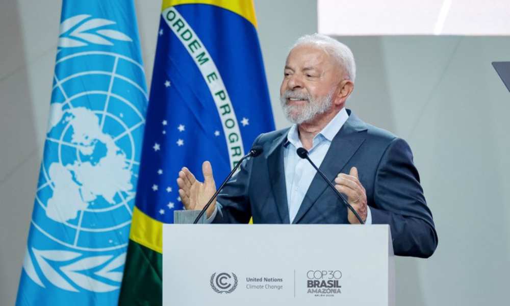 “É hora de derrotar negacionistas”, diz Lula na COP30
