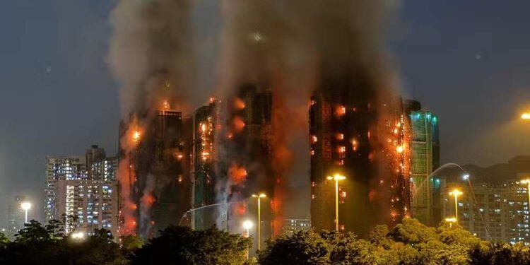 4 pessoas morreram em incêndio em Hong Kong