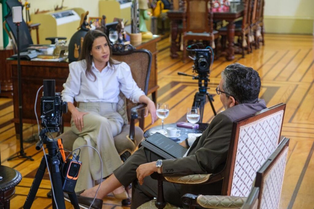 Raquel posta trecho de entrevista ao blog para ratificar seu combate à violência contra a mulher