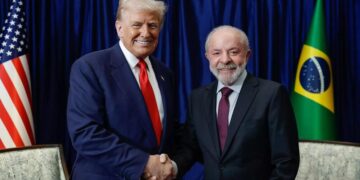 Presidente dos EUA Donald Trump e Presidente Lula (PT) (esq. p/ dir.)