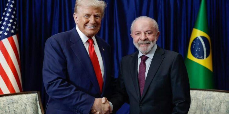 Presidente dos EUA Donald Trump e Presidente Lula (PT) (esq. p/ dir.)