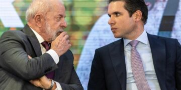 Presidente Lula e Presidente da Câmara Hugo Motta (esq. p/ dir.)