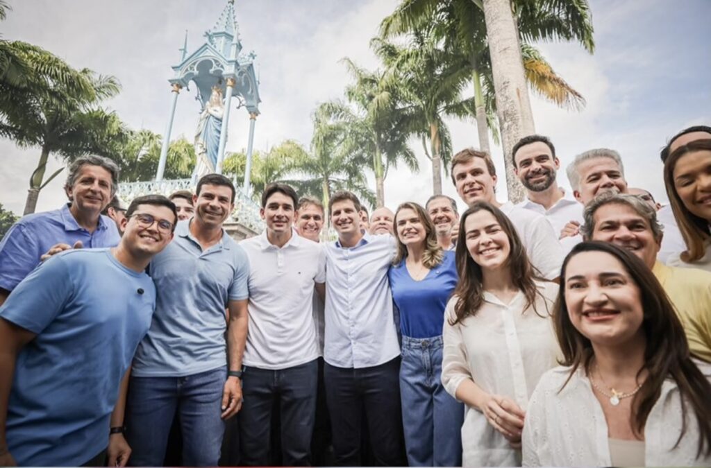 Campos sobe morro com Marília, Miguel e Silvio Costa. Raquel vai à missa nessa segunda (8)