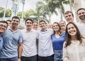 Campos participa de caminhada religiosa ao lado de pré-candidatos ao Senado