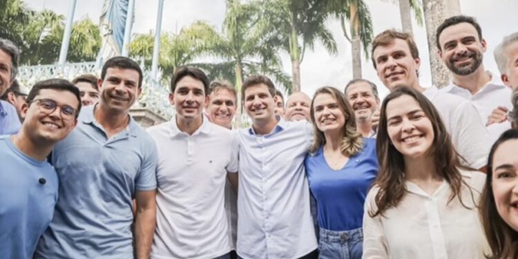 Campos participa de caminhada religiosa ao lado de pré-candidatos ao Senado