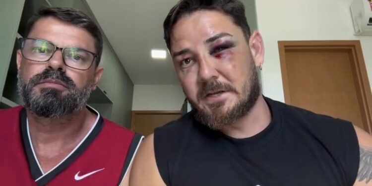 Os turistas Claiton Zanatta e Johnny Andrade Barbosa