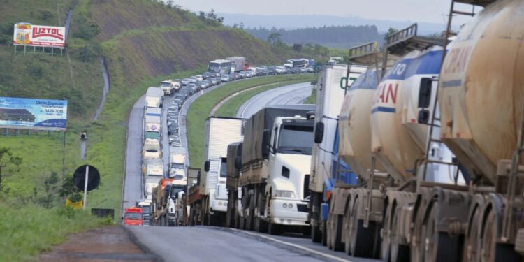 A paralisação tem como objetivo melhorias para a classe