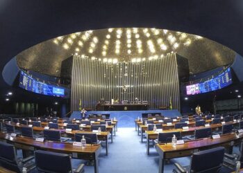 Plenário do Senado Federal durante sessão deliberativa extraordinária