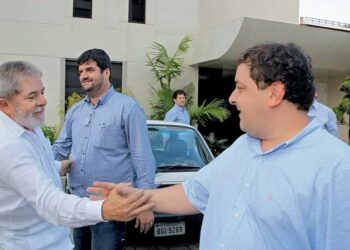 Filho do presidente é acusado de receber "mesada" do Careca do INSS