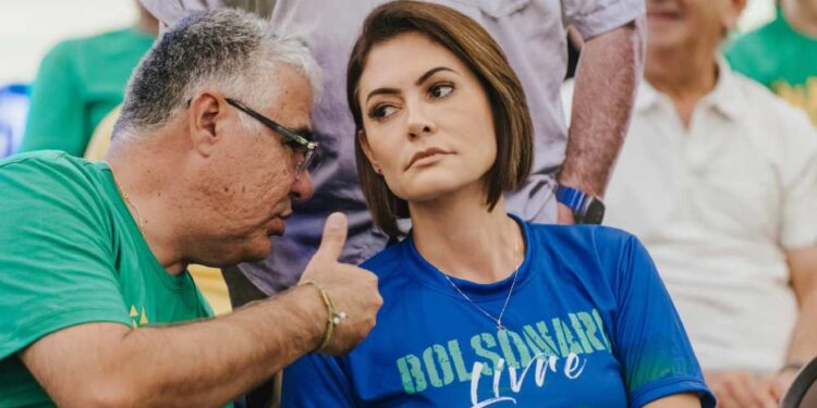 Ataque a Ciro fortalece PT e expõe racha em família Bolsonaro