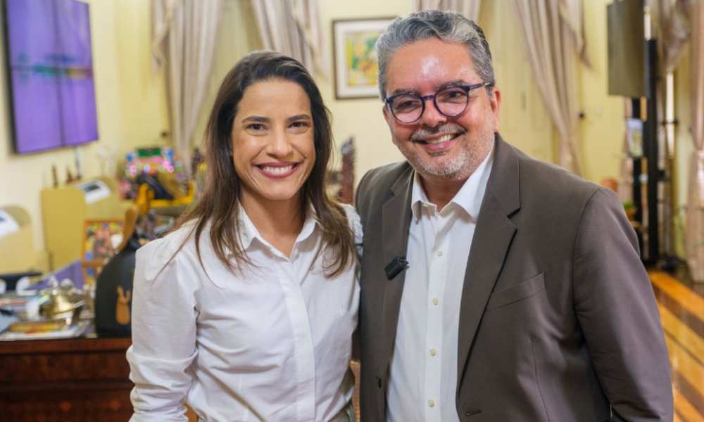 A governadora Raquel Lyra e o jornalista Ricardo Antunes - Blog do Ricardo Antunes