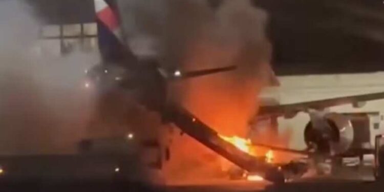 Em nota, a Latam informou que a ocorrência não deixou feridos