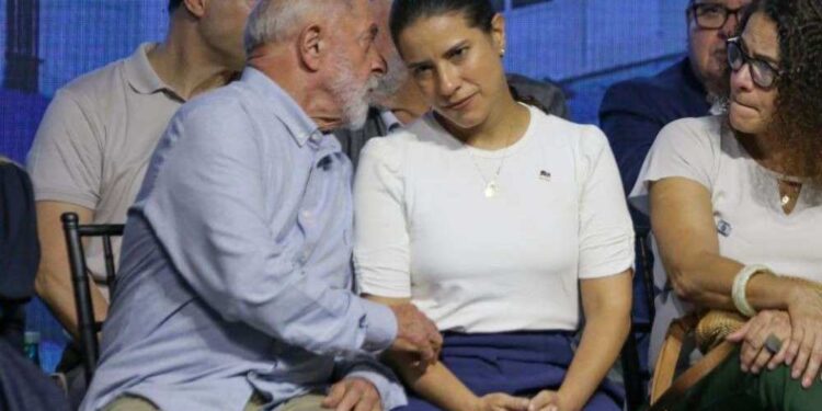 Raquel Lyra viaja a Brasília para encontro surpresa com Lula