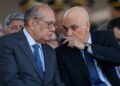 "Gilmar Mendes concede liminar que dificulta impeachment de Ministros