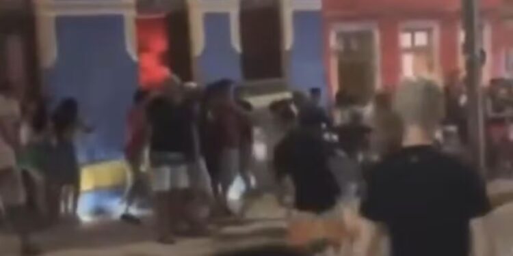 Um dos tumultos ocorreu na Rua Prudente de Morais