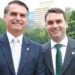 Jair Bolsonaro (PL) e Flávio Bolsonaro (PL) (esq. p/ dir.)
