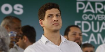 O prefeito de Recife, João Campos (PSB)