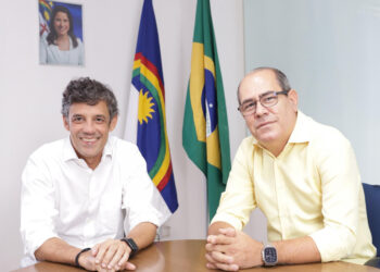 Daniel Coelho (PSD) e Mano Medeiros (PL) durante encontro