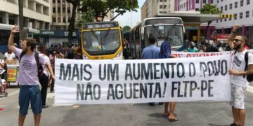 Protesto contra aumento da passagem de ônibus é marcado para sexta (23)