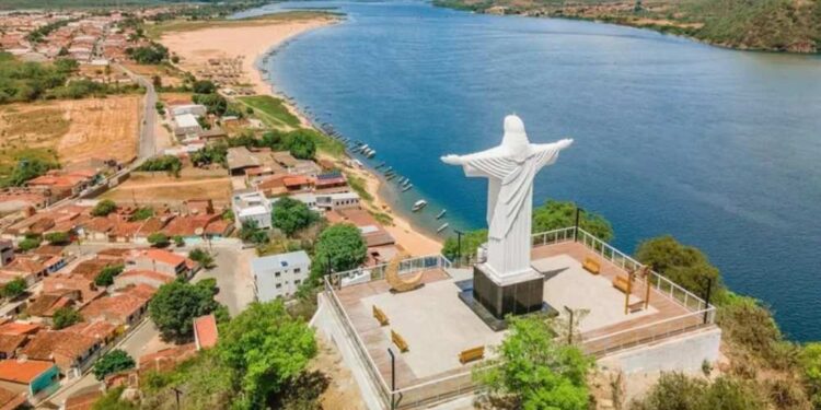 O acidente aconteceu nas proximidades da cidade de Pão de Açúcar em AL