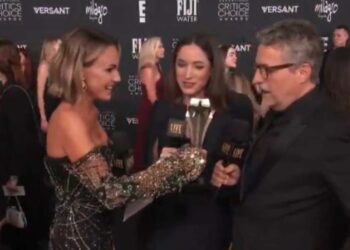 Kleber Mendonça Filho recebeu prêmio de Melhor Filme Estrangeiro por "O Agente Secreto"