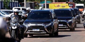 O ex-presidente estava internado para tratar crises de soluço