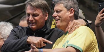 Ex-presidente cumpre pena de 27 anos por tentativa de golpe de estado