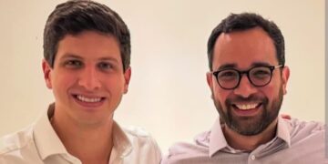 O prefeito do Recife João Campos (PSB) e Gustavo Monteiro Secretário de Articulação Política e Social