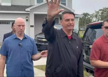 Michelle Bolsonaro relata acidente de Jair Bolsonaro na prisão