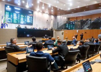 Alepe mantém análise de vetos da governadora Raquel Lyra à LOA