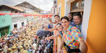 Marília Arraes e Sílvio Costa Filho acompanharam João Campos no Carnaval de Olinda