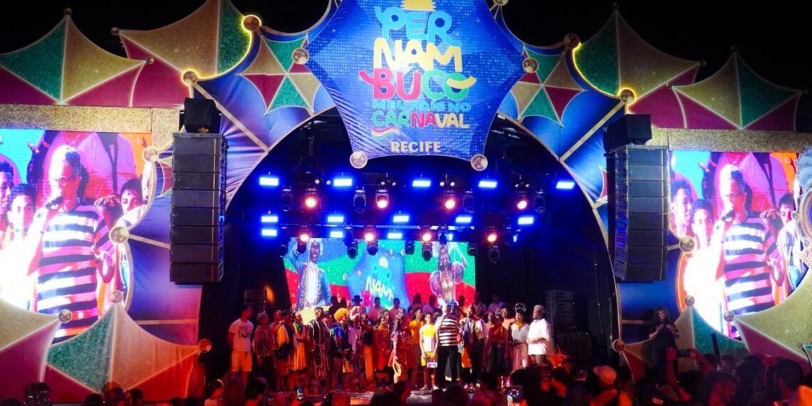 O sábado teve cultura popular, pop e rock no jardim do Cais do Sertão