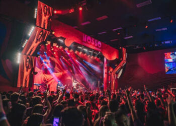 O palco principal, considerado o maior da Sapucaí, recebeu mais de 66 horas de música