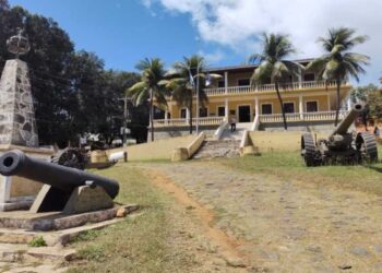 Irregularidades na administração de Fernando de Noronha