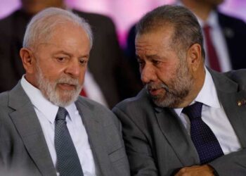 O presidente Lula e seu ex-ministro Carlos Lupi