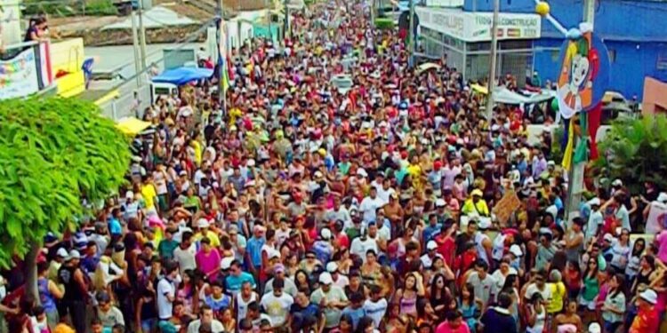Surubim prolonga a folia com o tradicional Desfile das Virgens