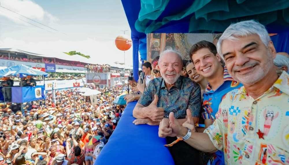Lula mantém neutralidade entre adversários