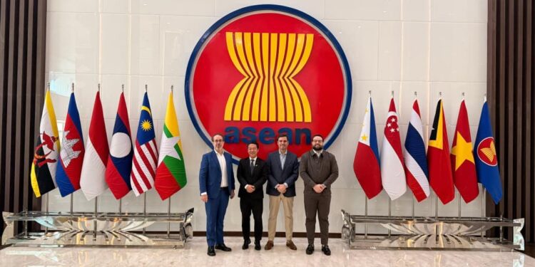 acelera internacionalização no Sudeste Asiático