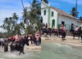 Cavalgada aconteceu ontem (14) na Praia dos Carneiros