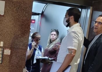 O deputado federal Túlio Gadêlha (esq.) e o ex-deputado Maurício Rands (dir.)