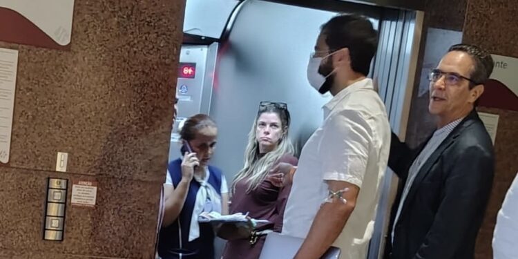 O deputado federal Túlio Gadêlha (esq.) e o ex-deputado Maurício Rands (dir.)