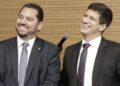 O vereador Romerinho Jatobá e o prefeito João Campos (PSB)